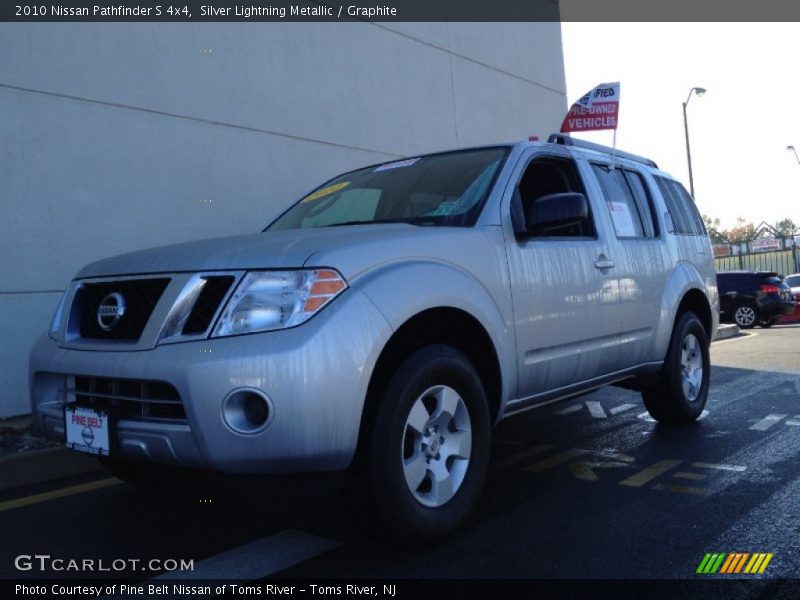 Silver Lightning Metallic / Graphite 2010 Nissan Pathfinder S 4x4
