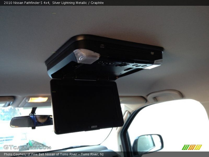 Silver Lightning Metallic / Graphite 2010 Nissan Pathfinder S 4x4