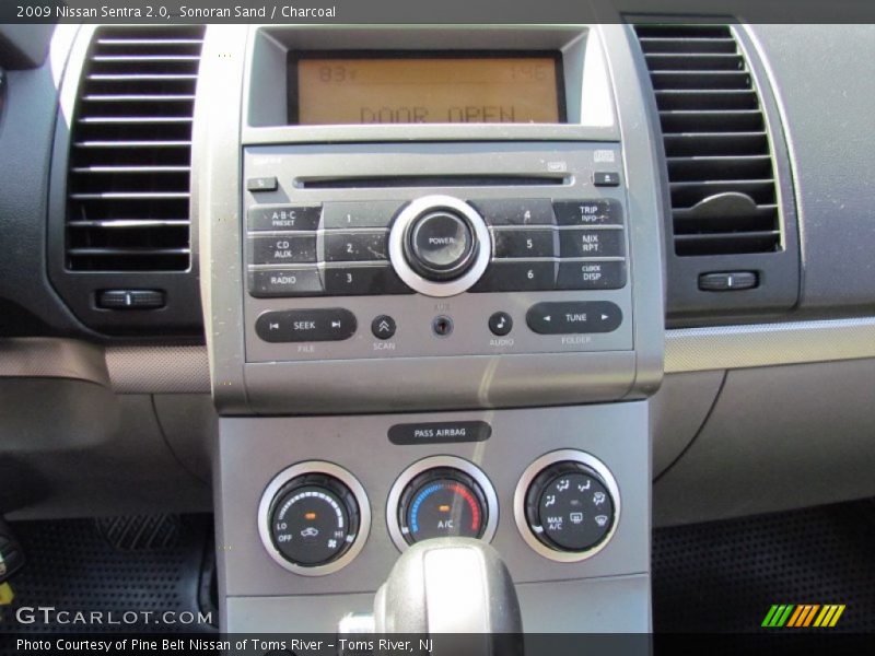 Sonoran Sand / Charcoal 2009 Nissan Sentra 2.0