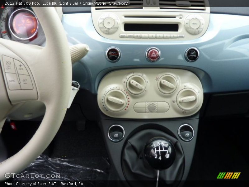 Luce Blu (Light Blue) / Grigio/Avorio (Gray/Ivory) 2013 Fiat 500 Pop