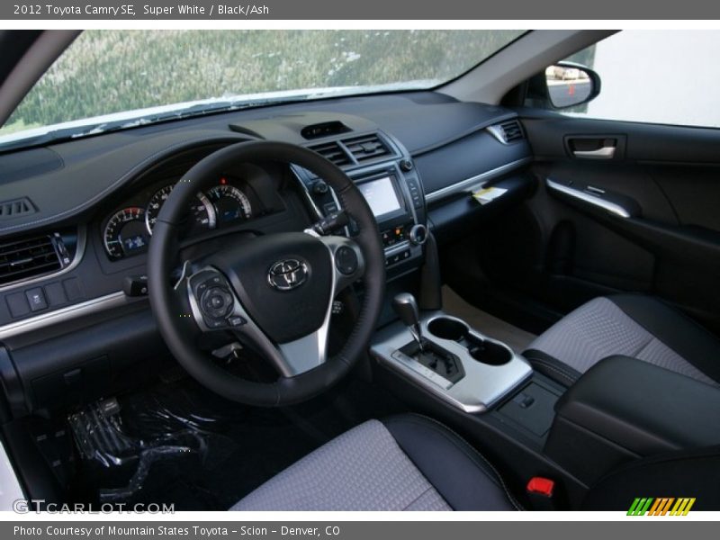 Super White / Black/Ash 2012 Toyota Camry SE
