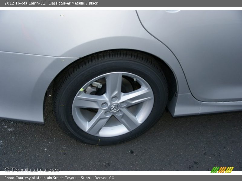 Classic Silver Metallic / Black 2012 Toyota Camry SE