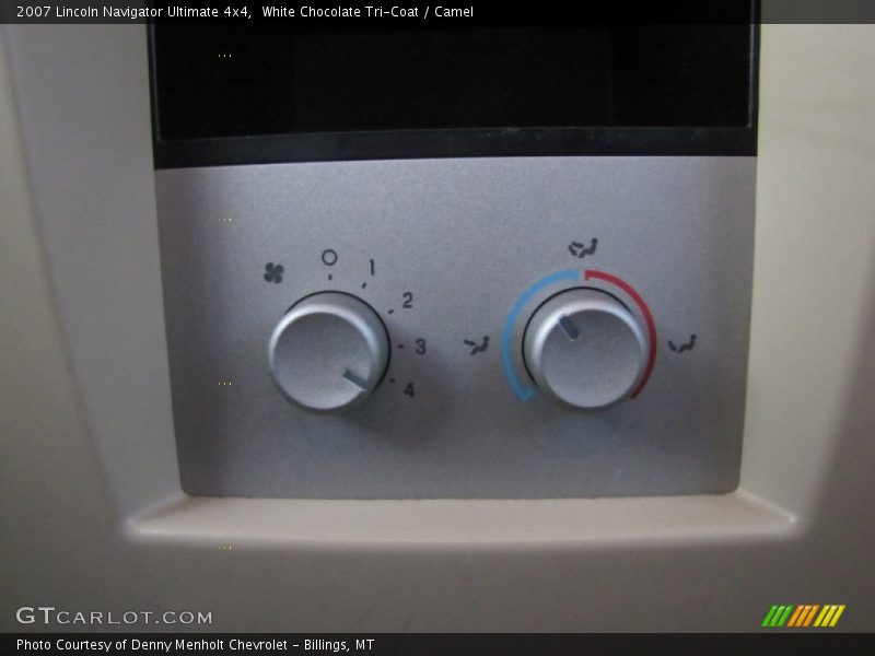Controls of 2007 Navigator Ultimate 4x4