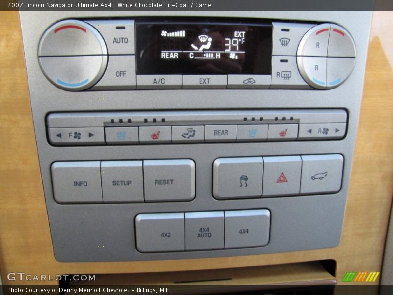 Controls of 2007 Navigator Ultimate 4x4