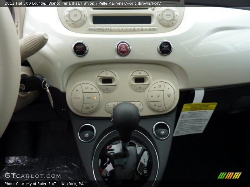 Bianco Perla (Pearl White) / Pelle Marrone/Avorio (Brown/Ivory) 2012 Fiat 500 Lounge