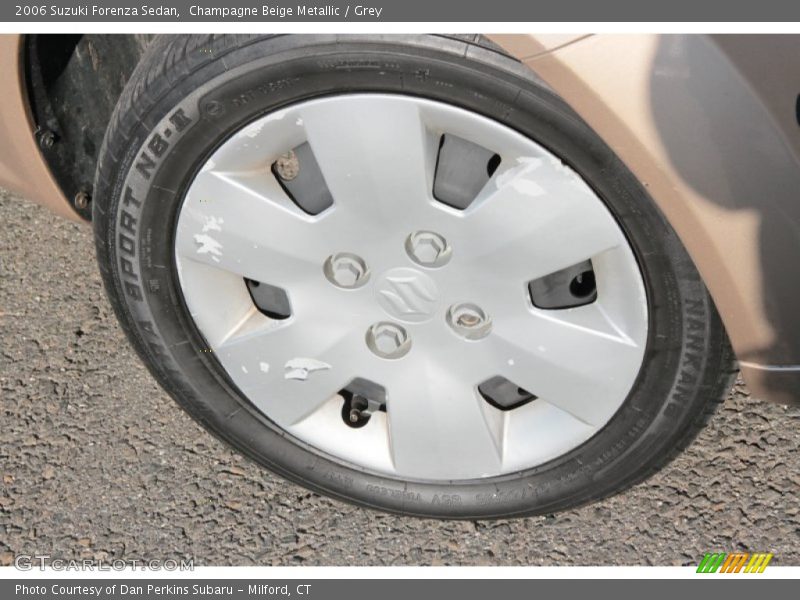 Champagne Beige Metallic / Grey 2006 Suzuki Forenza Sedan