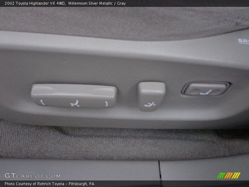 Millennium Silver Metallic / Gray 2002 Toyota Highlander V6 4WD