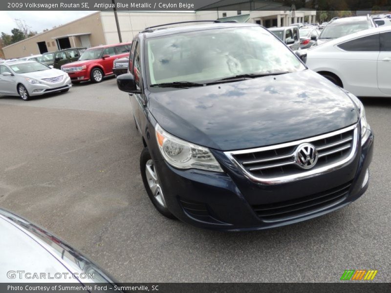 Antigua Blue Metallic / Ceylon Beige 2009 Volkswagen Routan SE