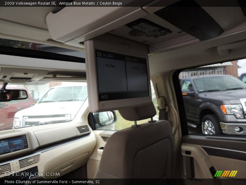 Antigua Blue Metallic / Ceylon Beige 2009 Volkswagen Routan SE
