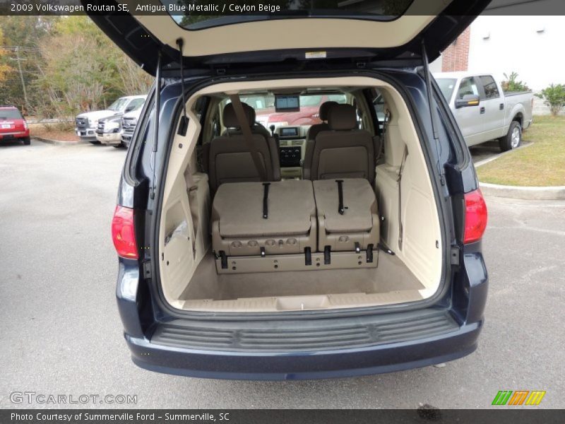Antigua Blue Metallic / Ceylon Beige 2009 Volkswagen Routan SE