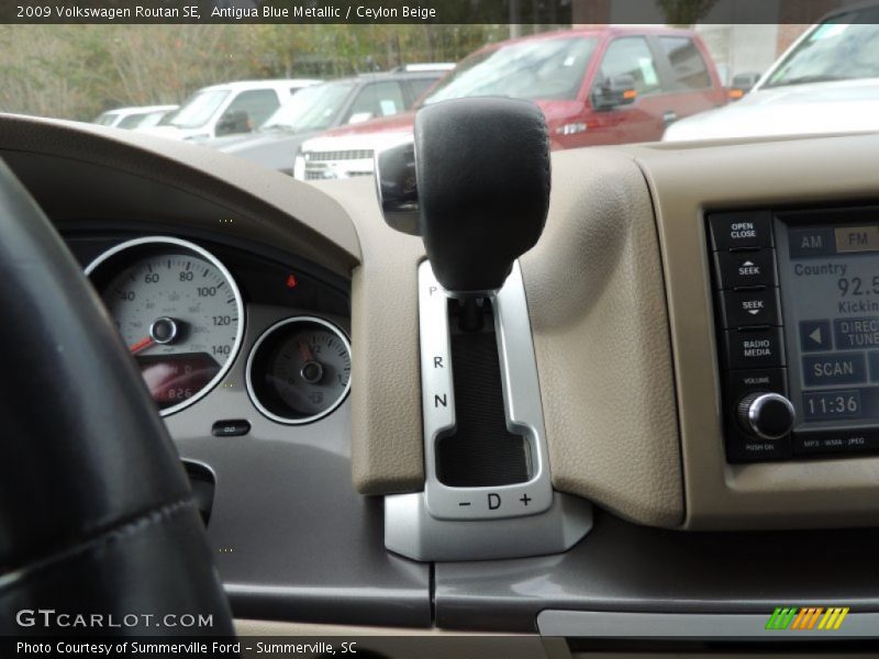 Antigua Blue Metallic / Ceylon Beige 2009 Volkswagen Routan SE