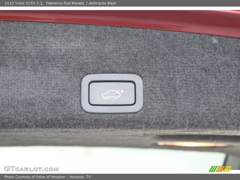 Flamenco Red Metallic / Anthracite Black 2013 Volvo XC60 3.2