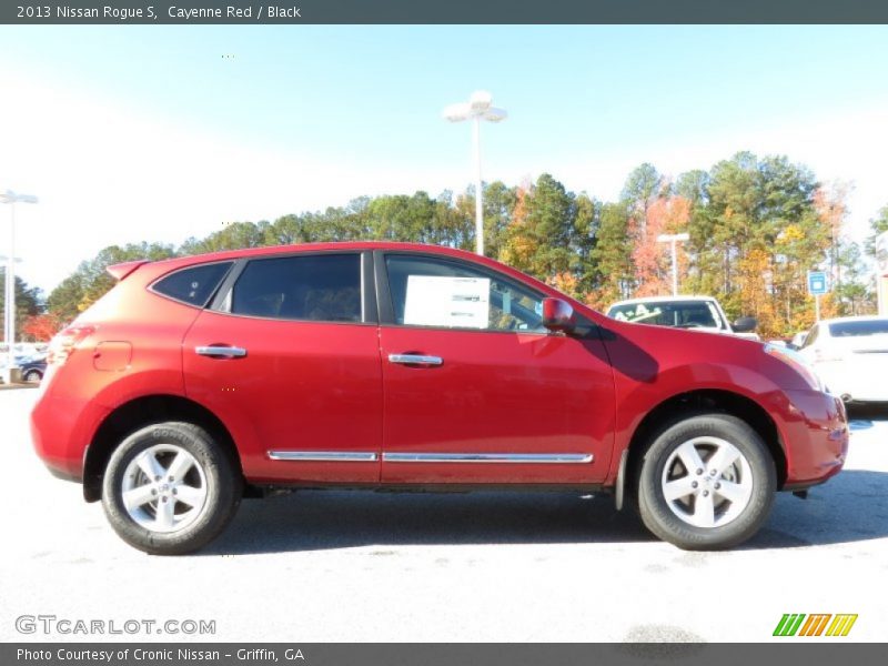 Cayenne Red / Black 2013 Nissan Rogue S
