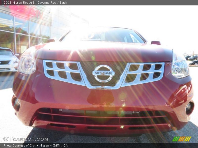 Cayenne Red / Black 2013 Nissan Rogue S