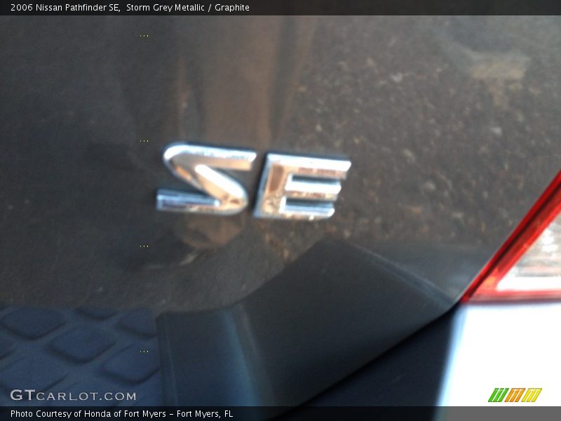 Storm Grey Metallic / Graphite 2006 Nissan Pathfinder SE