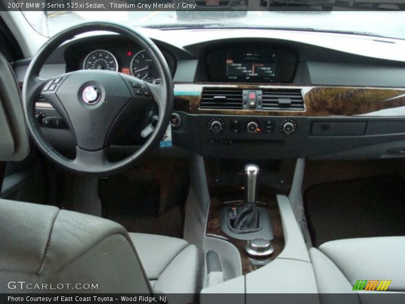 Titanium Grey Metallic / Grey 2007 BMW 5 Series 525xi Sedan