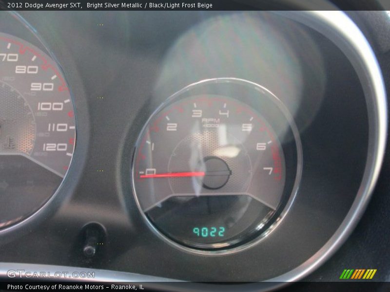 Bright Silver Metallic / Black/Light Frost Beige 2012 Dodge Avenger SXT
