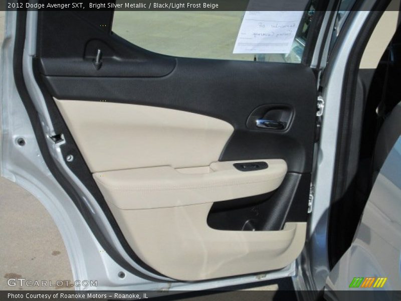 Bright Silver Metallic / Black/Light Frost Beige 2012 Dodge Avenger SXT