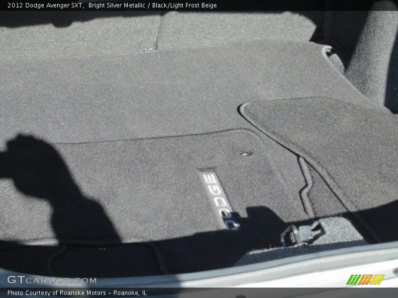 Bright Silver Metallic / Black/Light Frost Beige 2012 Dodge Avenger SXT