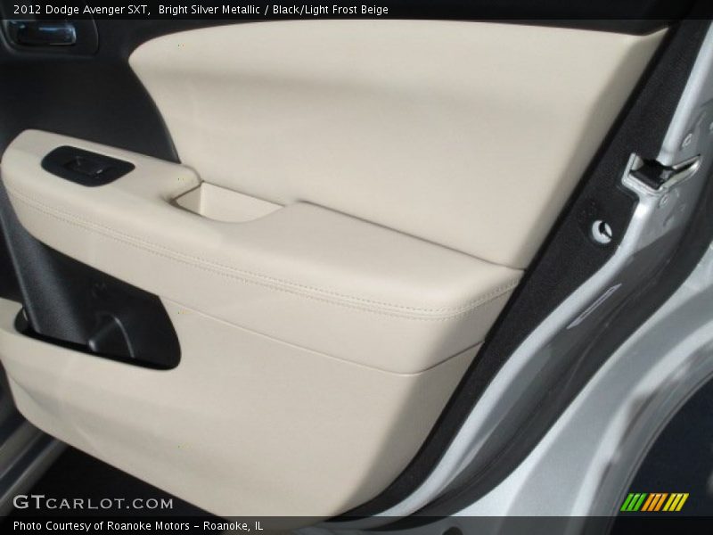 Bright Silver Metallic / Black/Light Frost Beige 2012 Dodge Avenger SXT