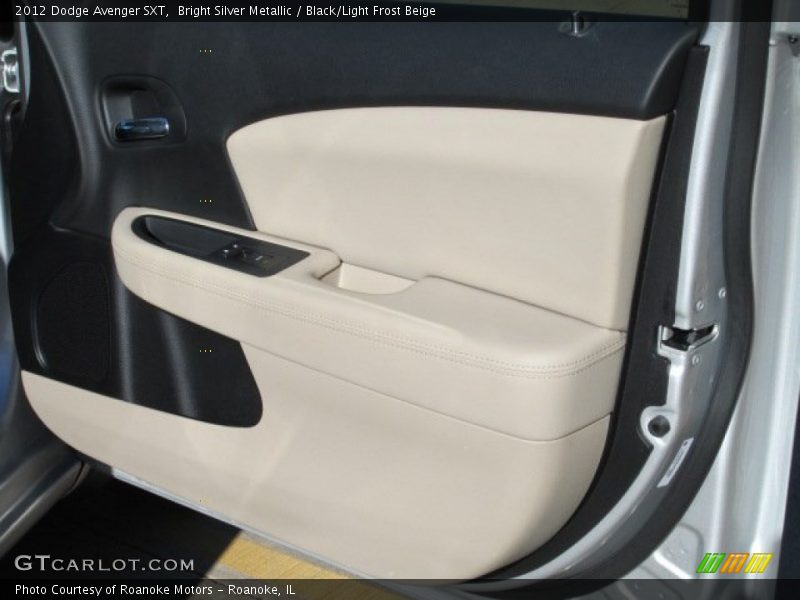 Bright Silver Metallic / Black/Light Frost Beige 2012 Dodge Avenger SXT