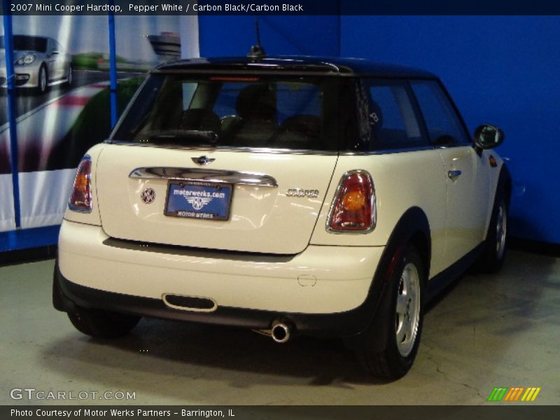 Pepper White / Carbon Black/Carbon Black 2007 Mini Cooper Hardtop