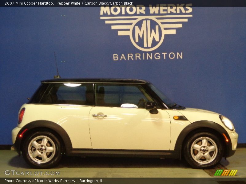 Pepper White / Carbon Black/Carbon Black 2007 Mini Cooper Hardtop