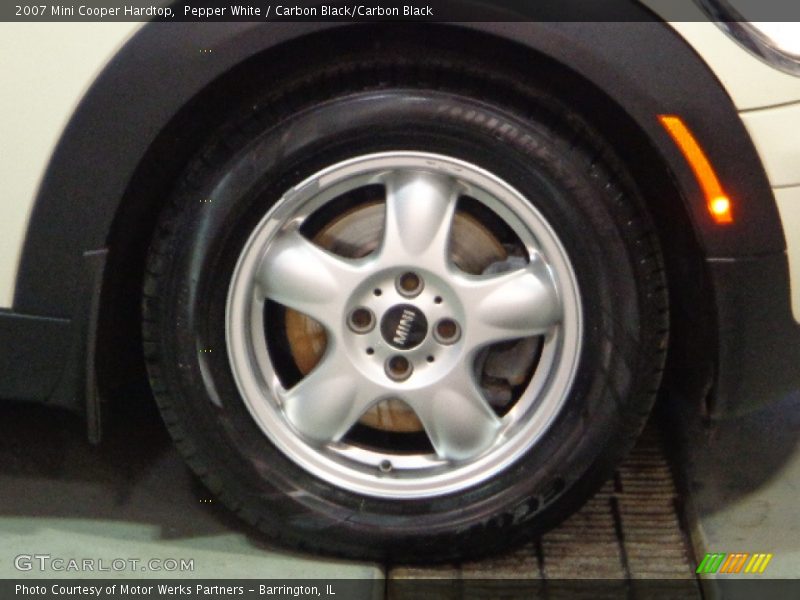 Pepper White / Carbon Black/Carbon Black 2007 Mini Cooper Hardtop