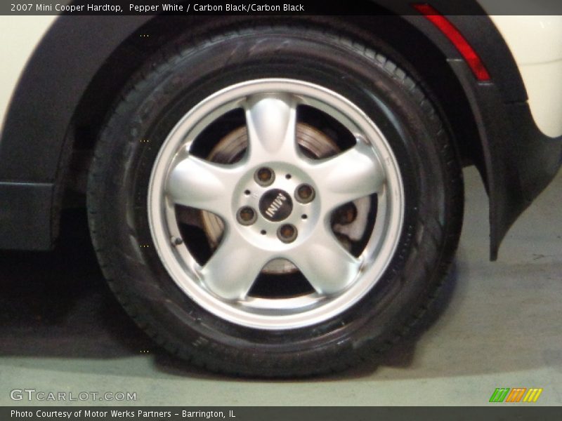 Pepper White / Carbon Black/Carbon Black 2007 Mini Cooper Hardtop