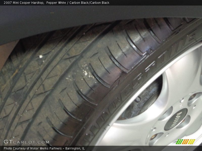 Pepper White / Carbon Black/Carbon Black 2007 Mini Cooper Hardtop