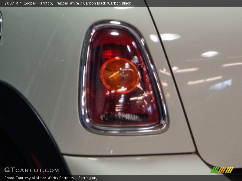 Pepper White / Carbon Black/Carbon Black 2007 Mini Cooper Hardtop