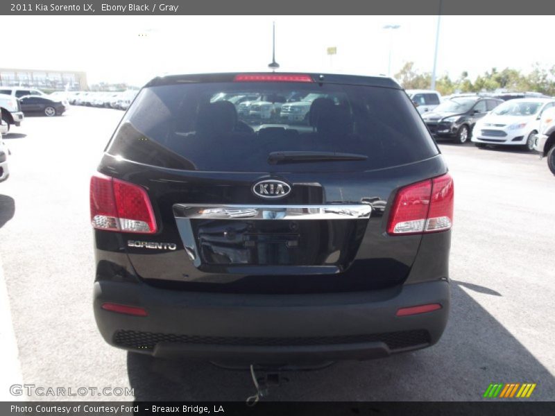 Ebony Black / Gray 2011 Kia Sorento LX