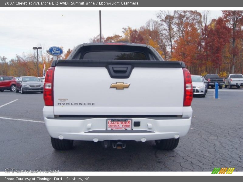 Summit White / Ebony/Light Cashmere 2007 Chevrolet Avalanche LTZ 4WD