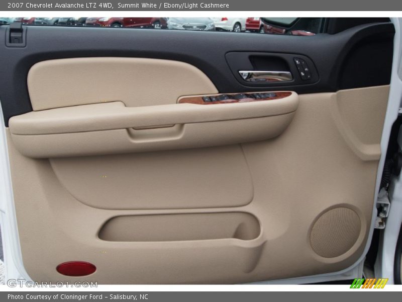Summit White / Ebony/Light Cashmere 2007 Chevrolet Avalanche LTZ 4WD