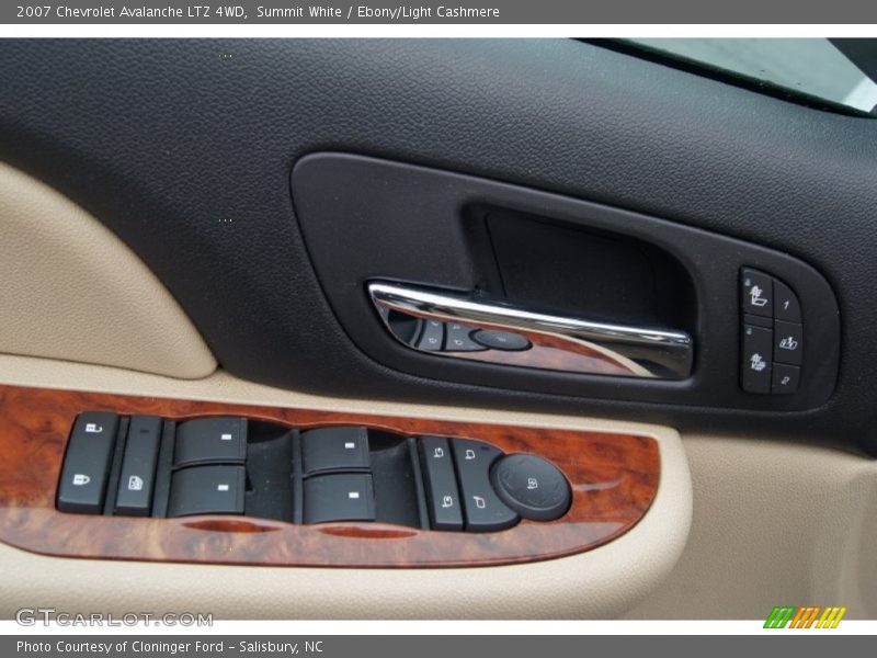 Summit White / Ebony/Light Cashmere 2007 Chevrolet Avalanche LTZ 4WD