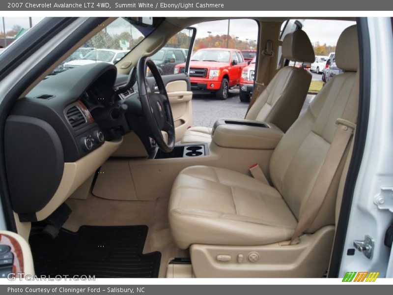 Summit White / Ebony/Light Cashmere 2007 Chevrolet Avalanche LTZ 4WD