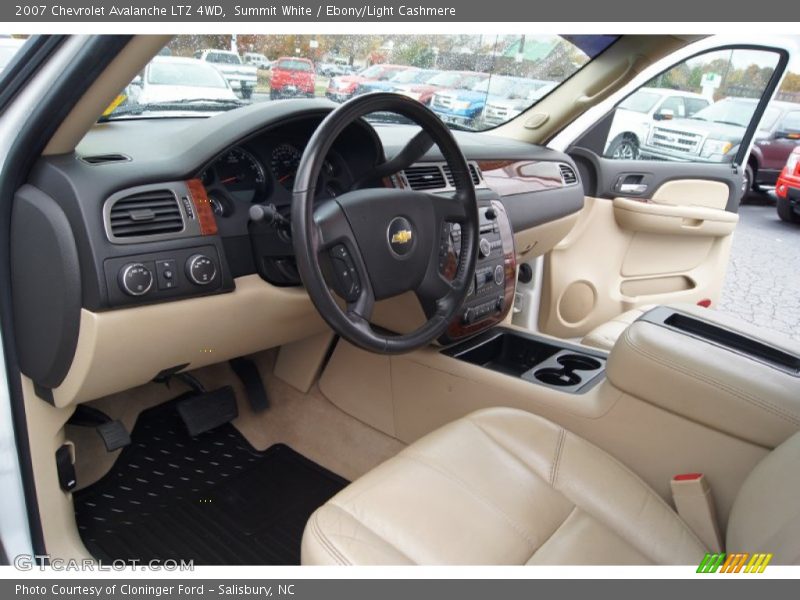 Summit White / Ebony/Light Cashmere 2007 Chevrolet Avalanche LTZ 4WD