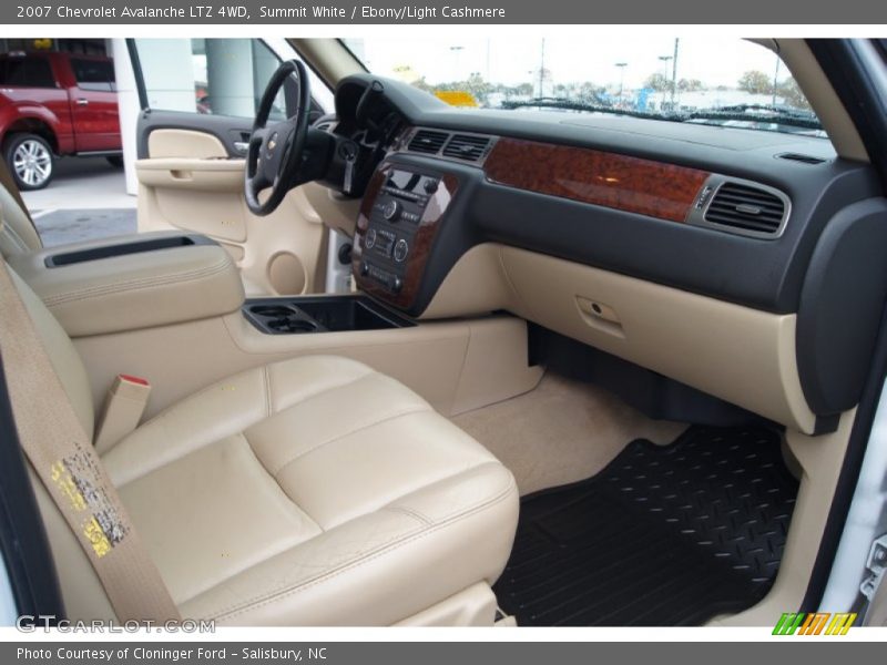 Summit White / Ebony/Light Cashmere 2007 Chevrolet Avalanche LTZ 4WD