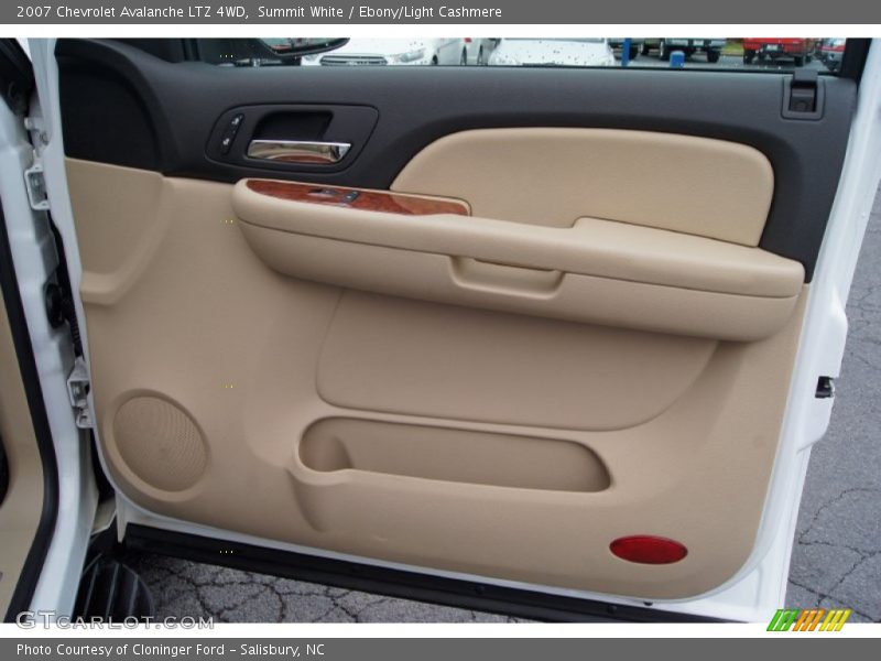 Summit White / Ebony/Light Cashmere 2007 Chevrolet Avalanche LTZ 4WD