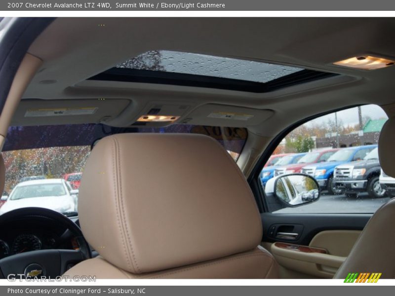 Summit White / Ebony/Light Cashmere 2007 Chevrolet Avalanche LTZ 4WD