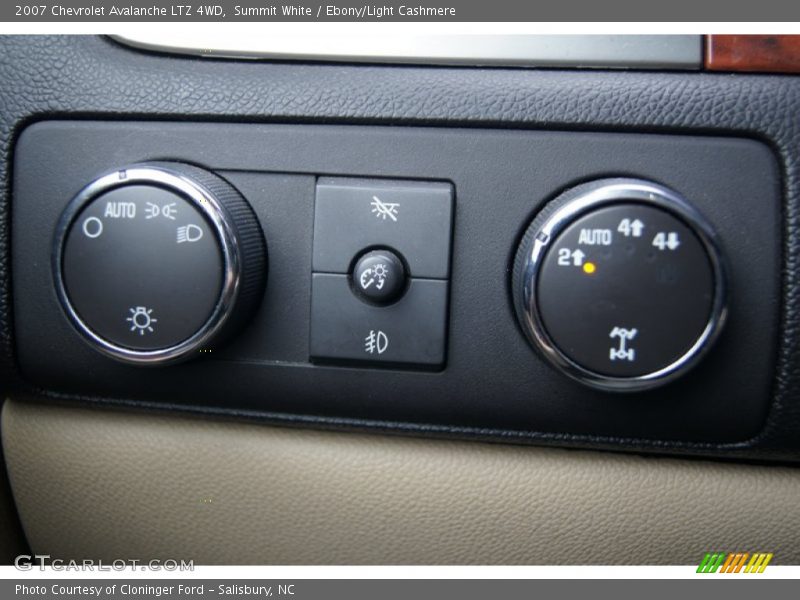 Summit White / Ebony/Light Cashmere 2007 Chevrolet Avalanche LTZ 4WD