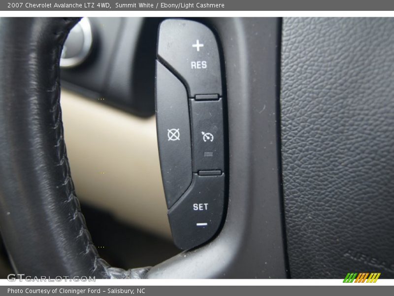 Summit White / Ebony/Light Cashmere 2007 Chevrolet Avalanche LTZ 4WD