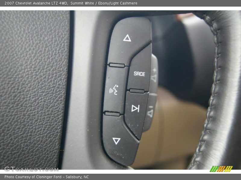 Summit White / Ebony/Light Cashmere 2007 Chevrolet Avalanche LTZ 4WD