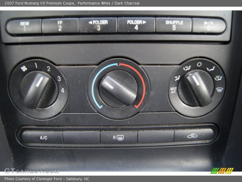 Controls of 2007 Mustang V6 Premium Coupe