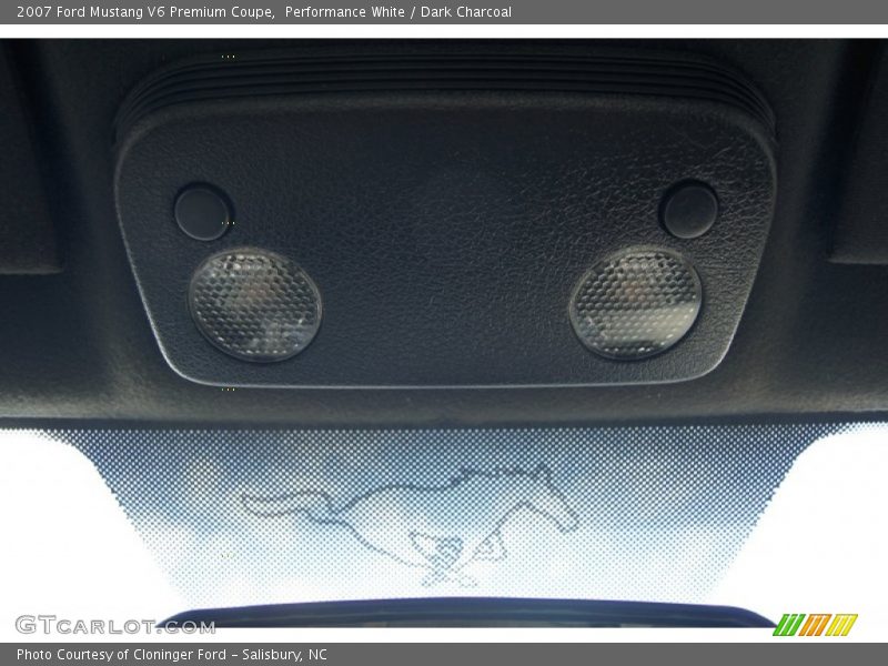Performance White / Dark Charcoal 2007 Ford Mustang V6 Premium Coupe