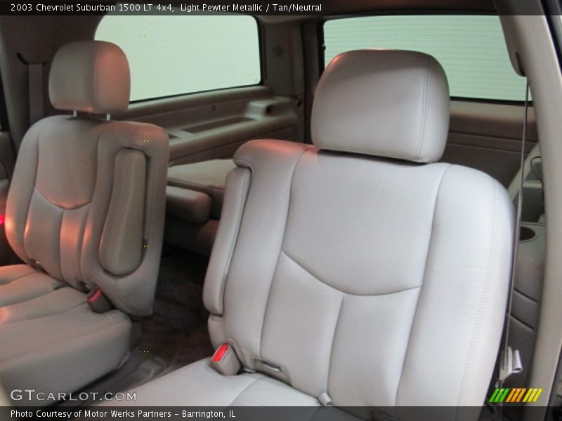 Light Pewter Metallic / Tan/Neutral 2003 Chevrolet Suburban 1500 LT 4x4