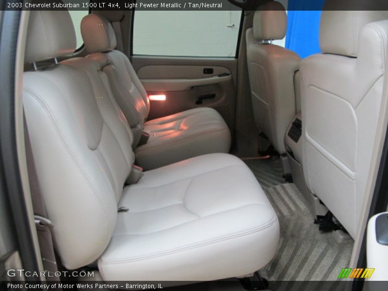 Light Pewter Metallic / Tan/Neutral 2003 Chevrolet Suburban 1500 LT 4x4