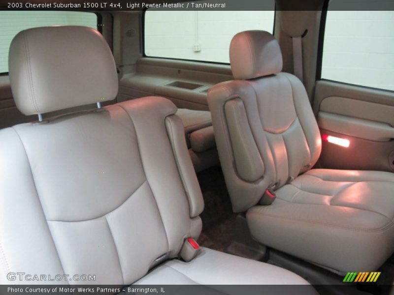 Light Pewter Metallic / Tan/Neutral 2003 Chevrolet Suburban 1500 LT 4x4