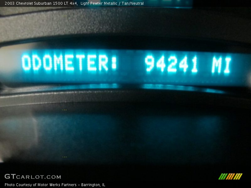 Light Pewter Metallic / Tan/Neutral 2003 Chevrolet Suburban 1500 LT 4x4