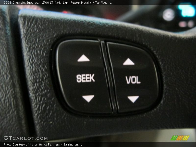 Light Pewter Metallic / Tan/Neutral 2003 Chevrolet Suburban 1500 LT 4x4